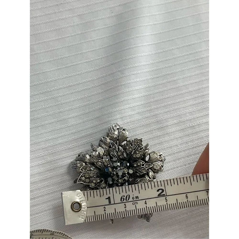 SNK Rhinestone Brooch Signed Rare - Picture 6 of 6